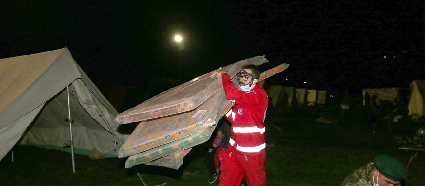 «Τρέμει» η γη στην Ελασσόνα: Νέος σεισμός 5,9 Ρίχτερ - Ισχυρός μετασεισμός έριξε δύο σπίτια